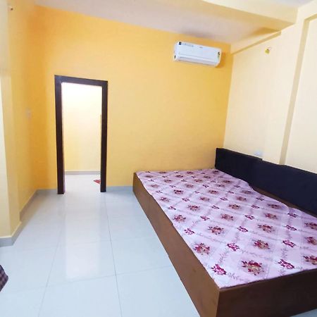Anand Yatri Grah - Home Stay, Ujjain Exteriör bild