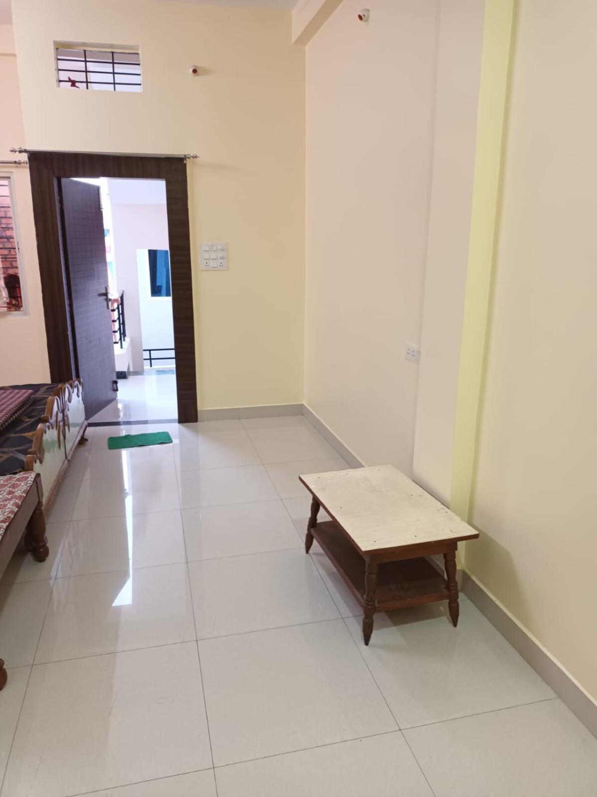Anand Yatri Grah - Home Stay, Ujjain Exteriör bild