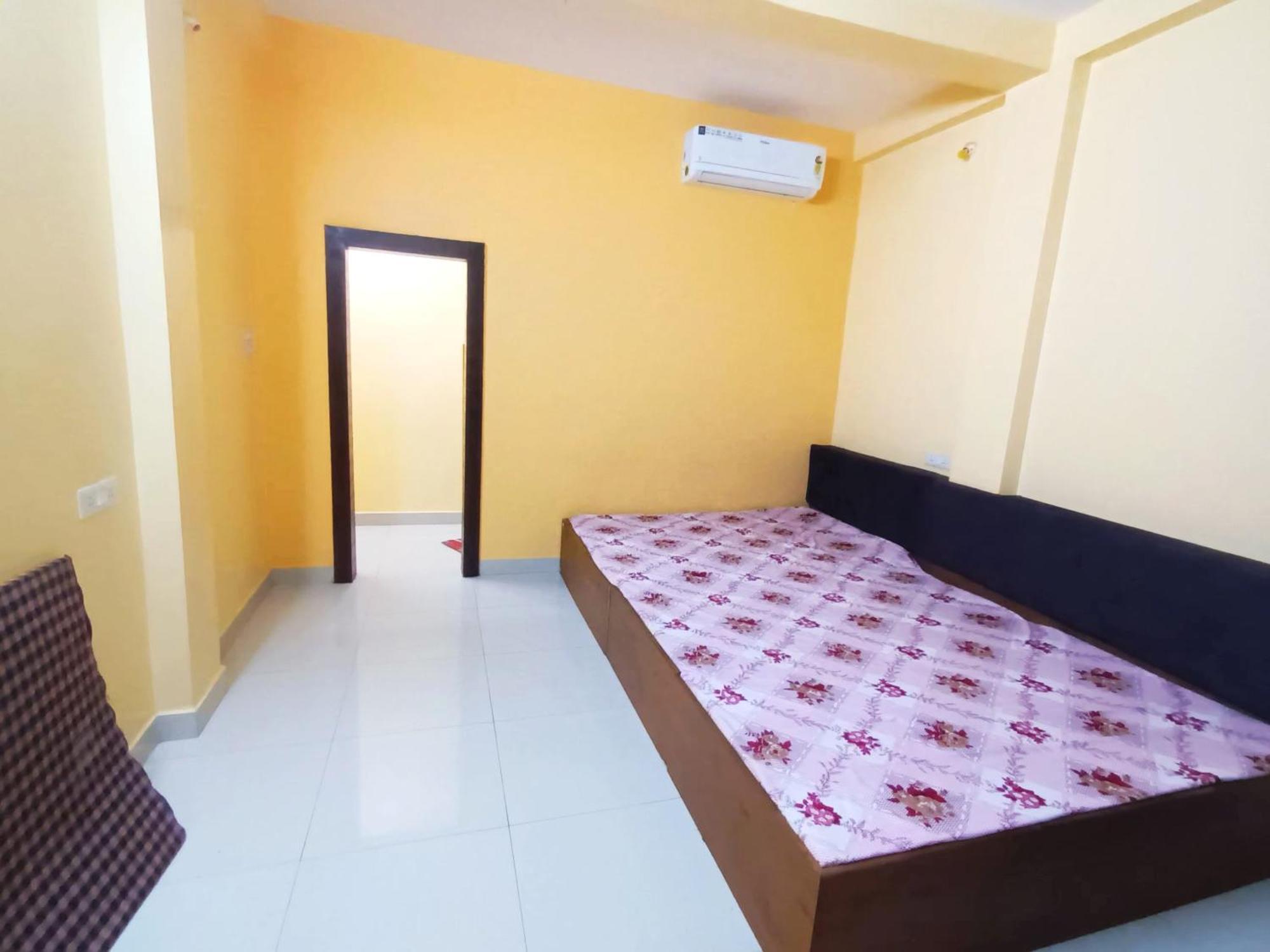 Anand Yatri Grah - Home Stay, Ujjain Exteriör bild