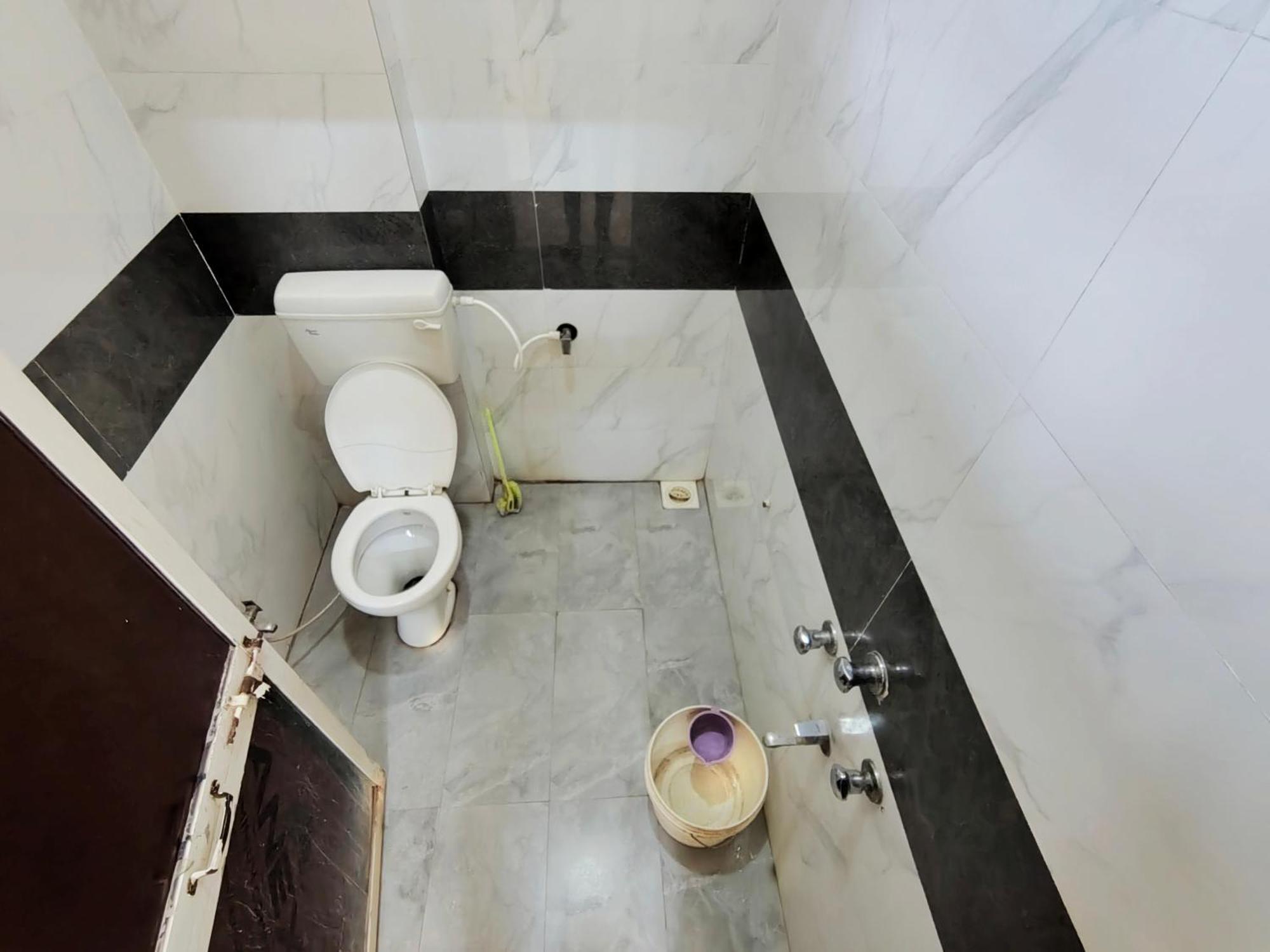 Anand Yatri Grah - Home Stay, Ujjain Exteriör bild
