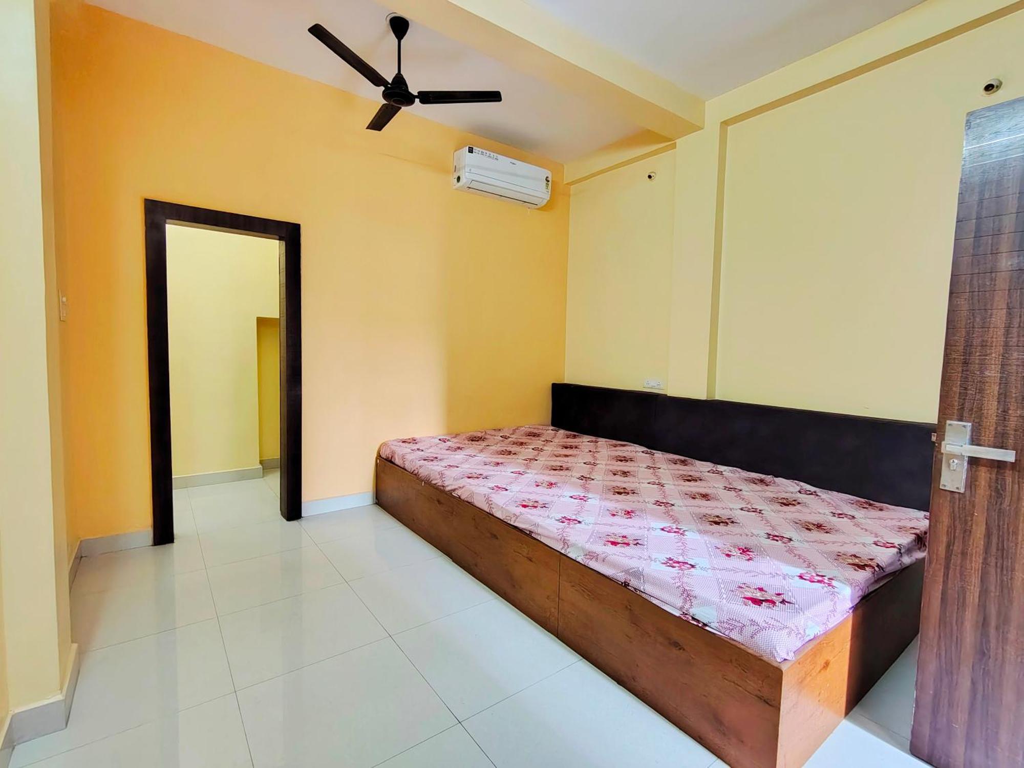 Anand Yatri Grah - Home Stay, Ujjain Exteriör bild