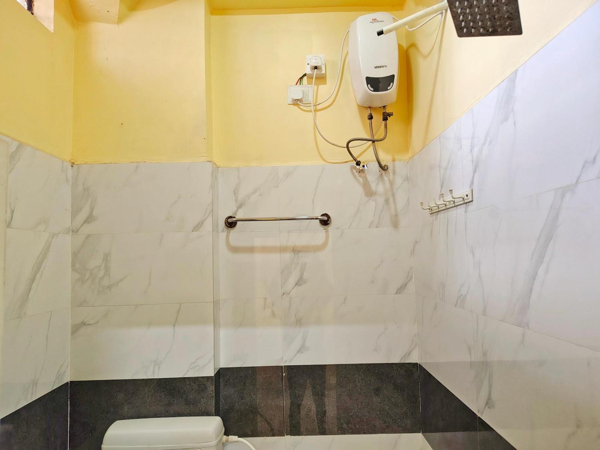 Anand Yatri Grah - Home Stay, Ujjain Exteriör bild